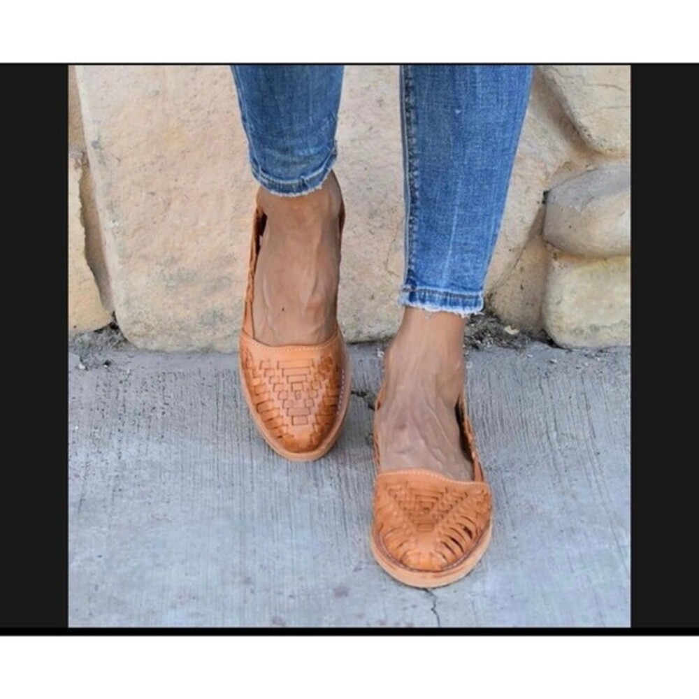 Macarena Collection Huarache Women's 25- 8 US Genuine Leather Tan Slip On Sandal